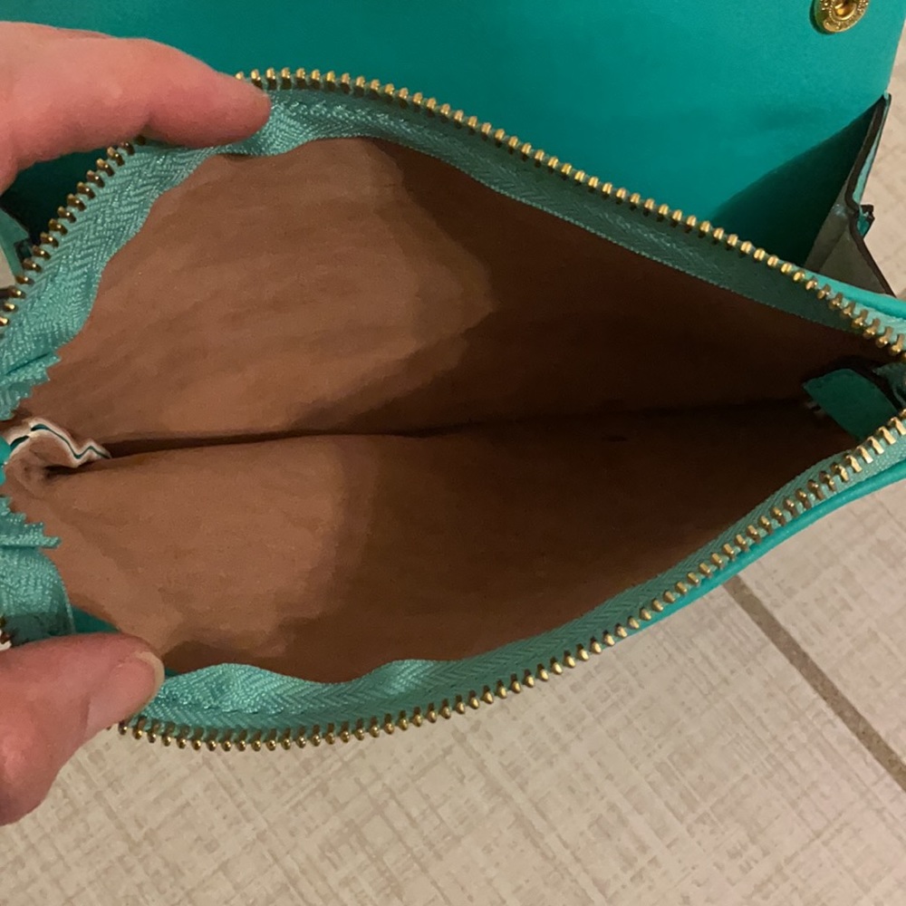 Turquoise expandable Zipper Purse - Picture 8 of 9